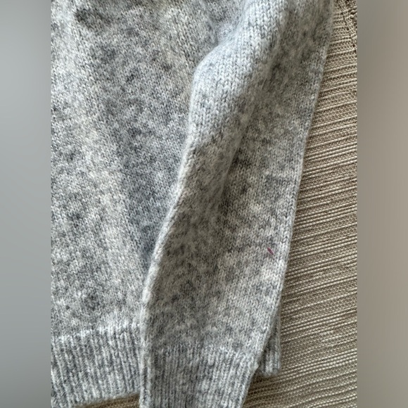 Sweater brand new - Picture 8 of 9